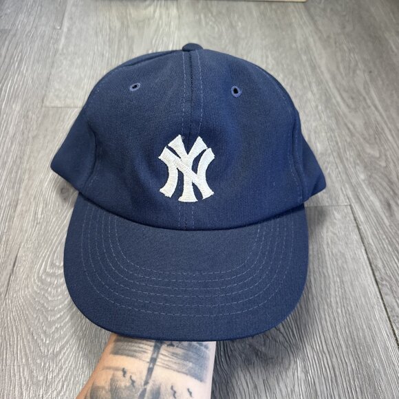 New York Yankees Vintage Twins Enterprise 80s Logo Snapback New York Yankees Vintage Twins Enterprise 80s Logo Snapback